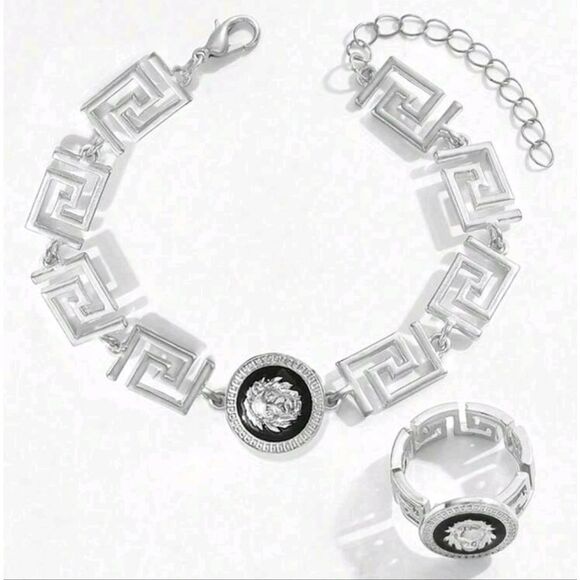 Designer Inspired Lion Ring & Bracelet Set - Picture 3 of 3